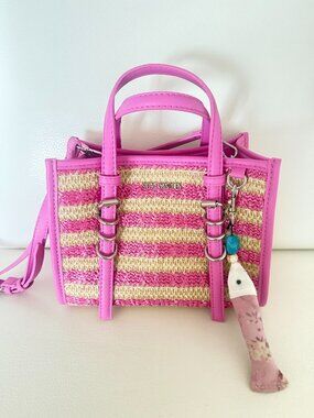 NWT STEVE MADDEN BBOGAN 2 PINK STRAW CROSSBODY SATCHEL TOTE BAG W FISH CHARM